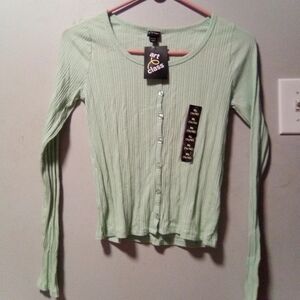 ART class girls long sleeve crop top. Light green. NWT. Size XL  (14-16)